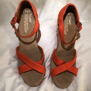 Funky, orange TOMS espadrilles